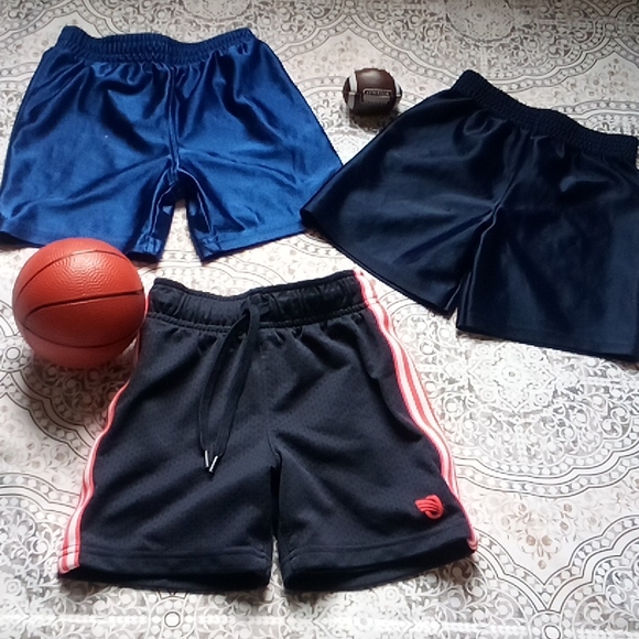 Toddlers shorts bundle - Picture 3 of 15